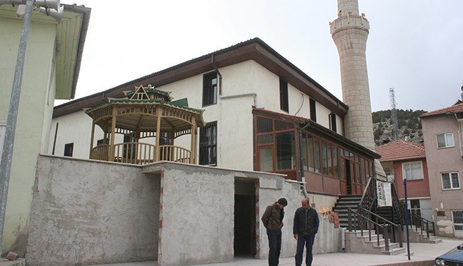 Çarşı Camii tuvalet yapımı