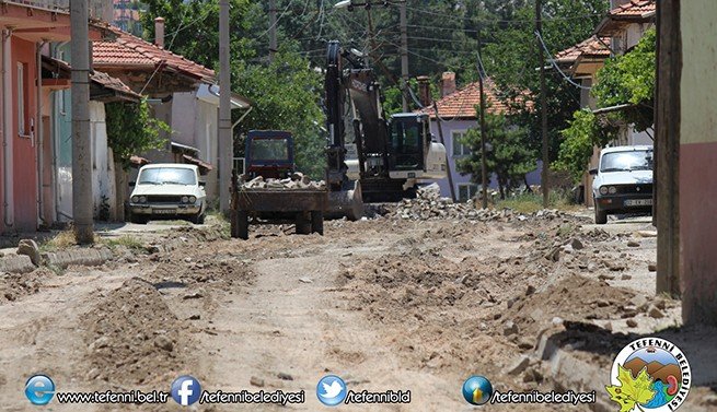 Yol asfaltlama çalışmaları