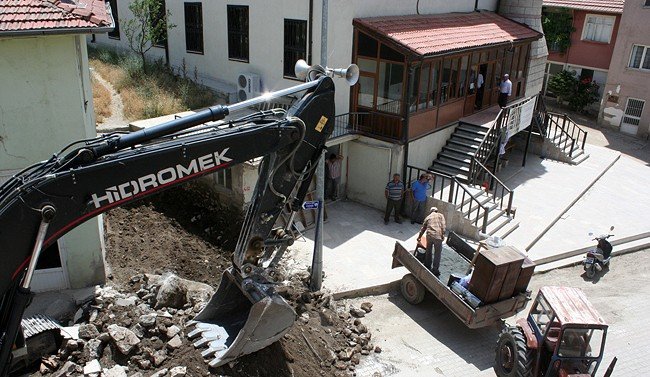 ÇARŞI CAMİİ'DE TADİLAT