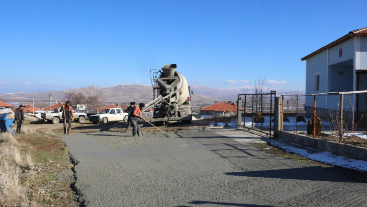 BETON YOL ÇALIŞMALARI ARALIKSIZ DEVAM EDİYOR