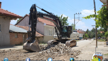 Yol asfaltlama çalışmaları